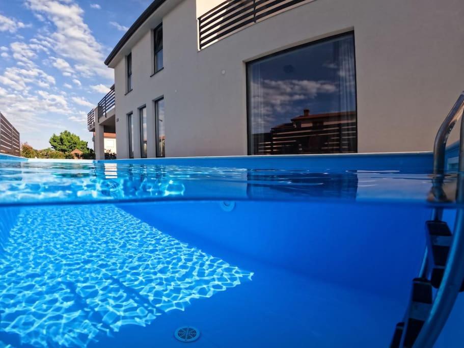 Marcante - Designer, Romantic Pool View Suite 波雷奇 外观 照片